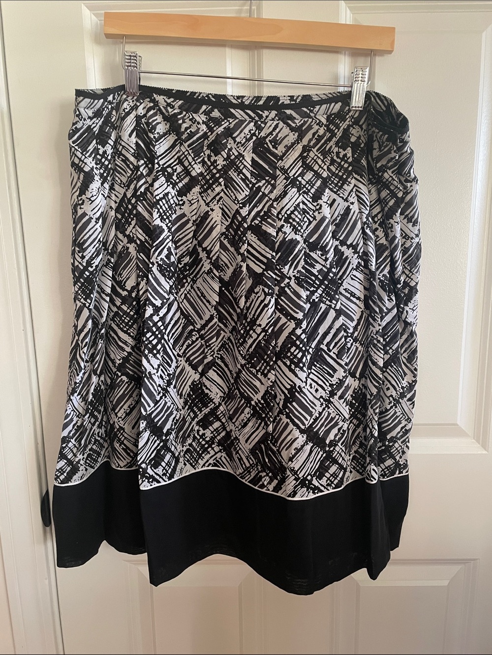 Talbots Black and White Graphic Circle Skirt with Solid Black Hem